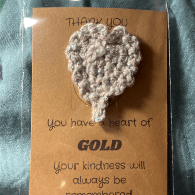 Heart of gold Thank You pin brooch