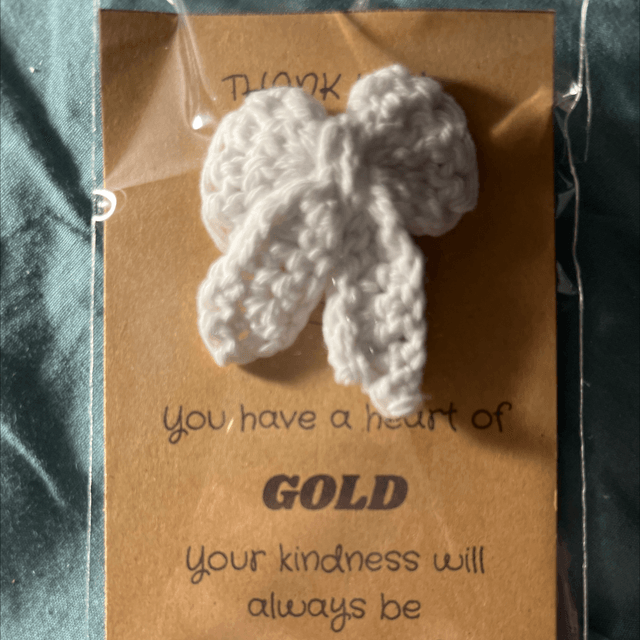 Heart of gold Thank You pin brooch