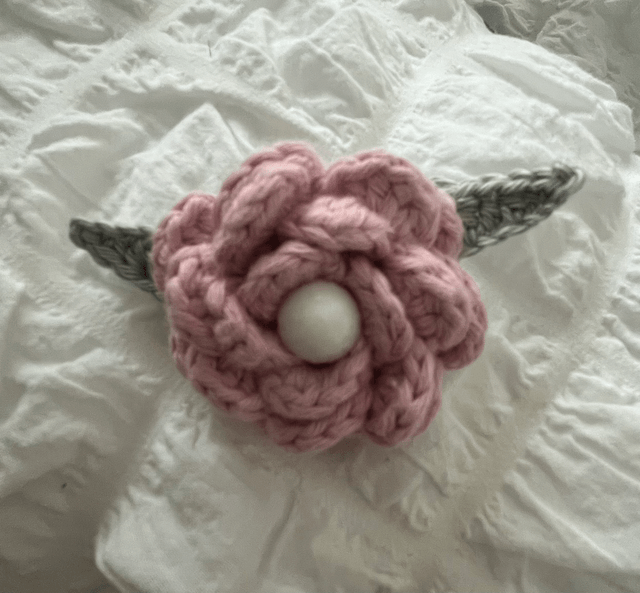 Brooches & pins