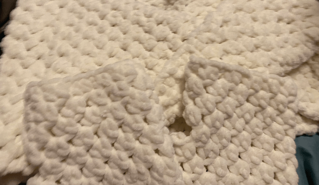 Scarf Cream Infinity (Matching Gloves Sold Separately)
