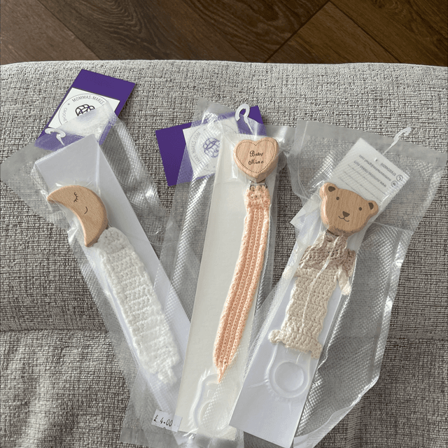 Dummy clips wooden shaped 